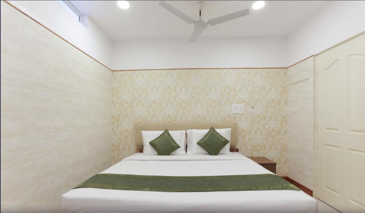 Heaven Gardens Hotel Kochi Exterior photo